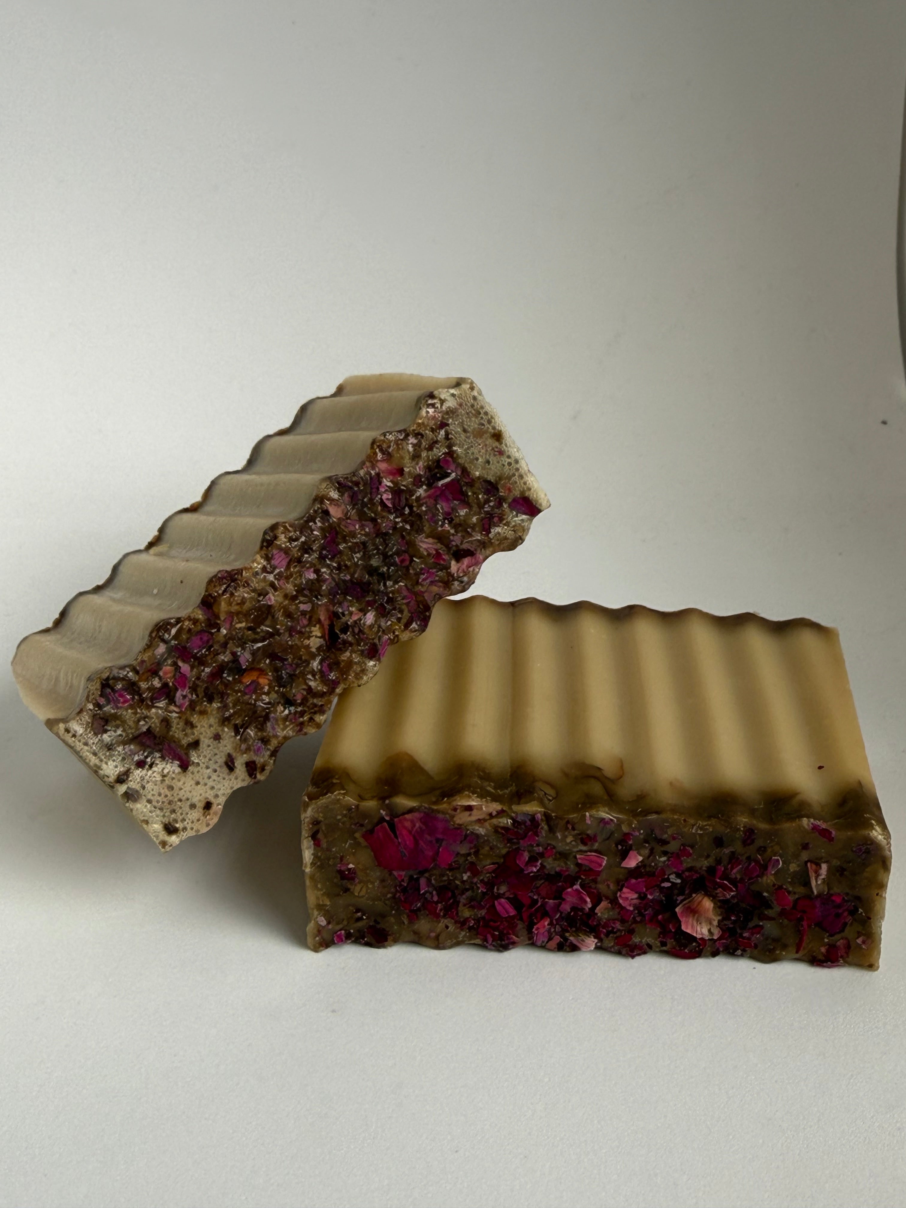 MA’ARGAN Desert Bloom — Damask Rose Soothing Cleansing Bar
Goat Milk • Rose • Lily • Almond Oil
